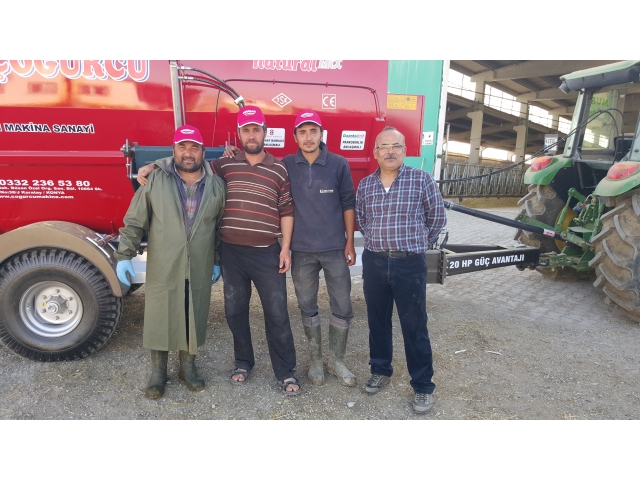 12m³ Yem Karma ve Dağıtma Makinesi