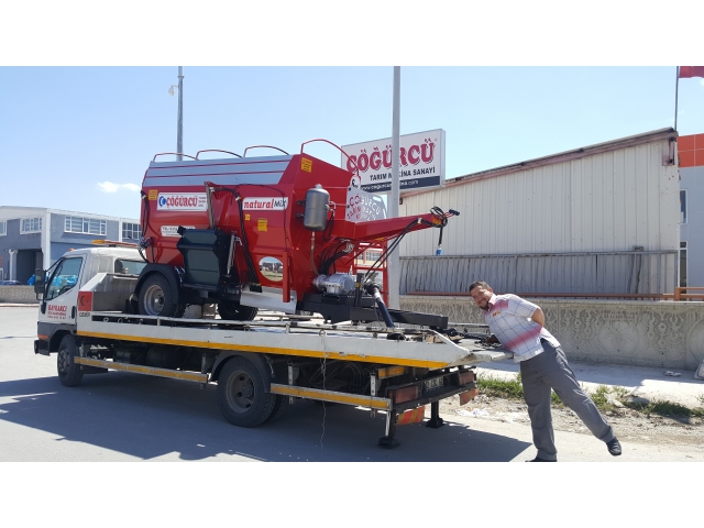 6m³ Yem Karma ve Dağıtma Makinesi